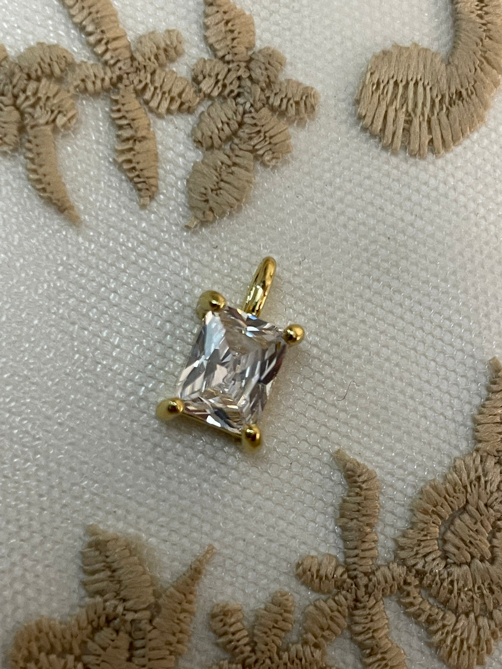 Pendant 22
