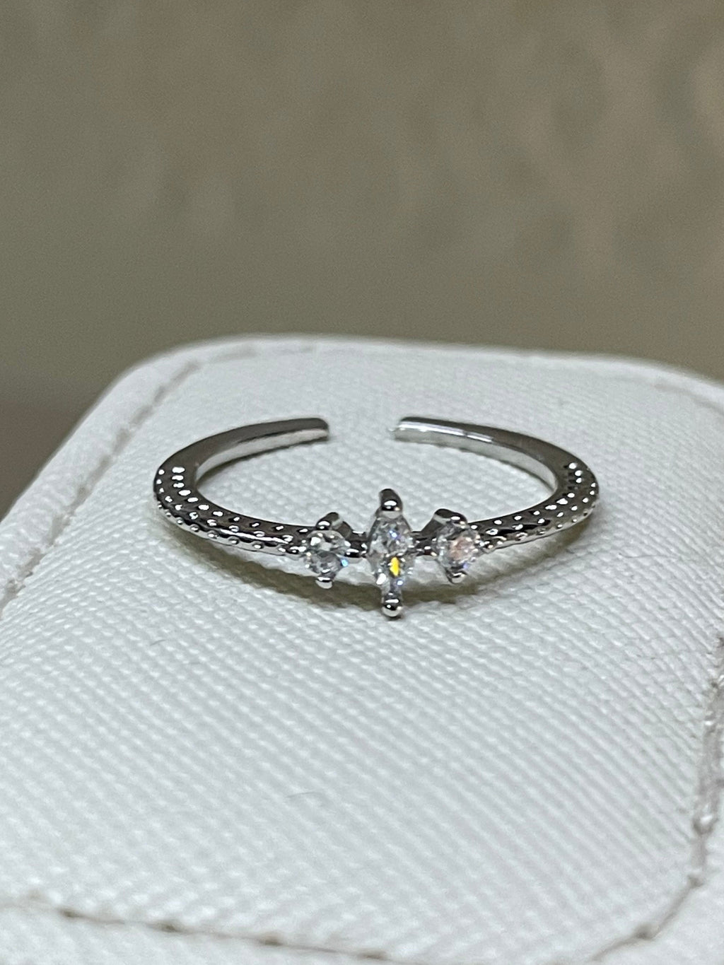 Ring 77 (Adjustable)