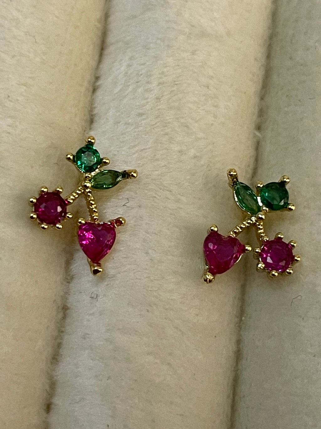 Cherry stud