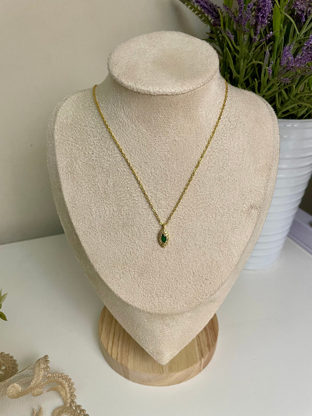 N48- Dainty