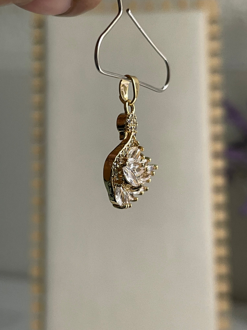 Pendant 4