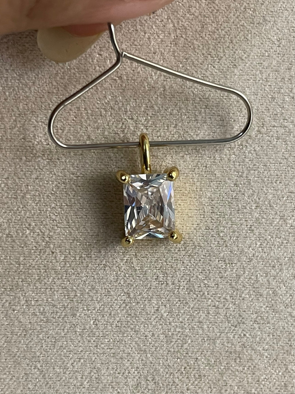 Pendant 22