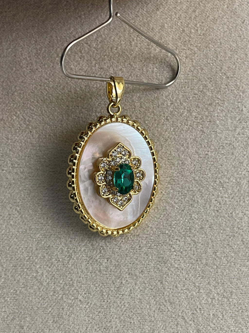 Pendant 11