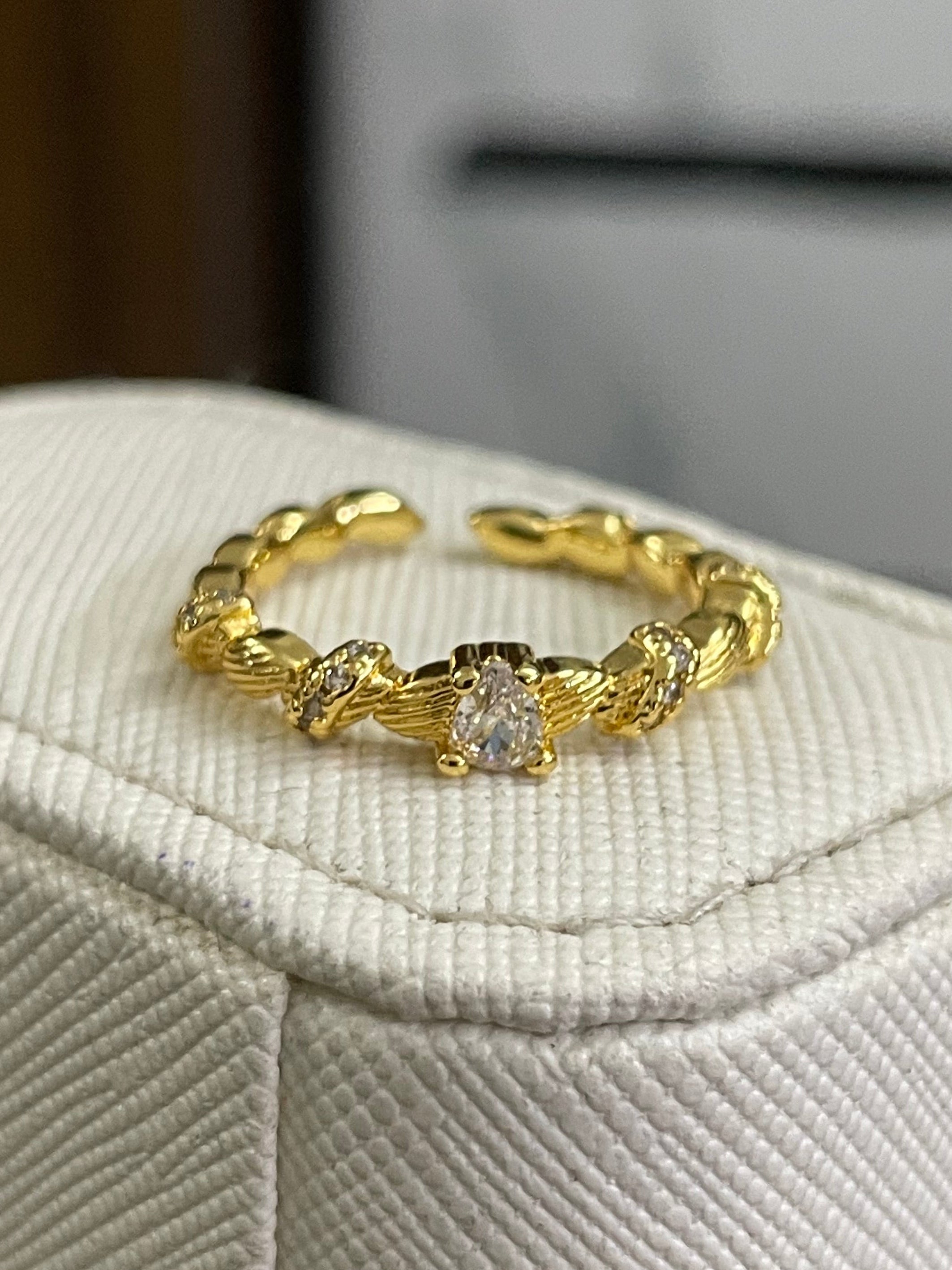 Ring 132 (Adjustable)