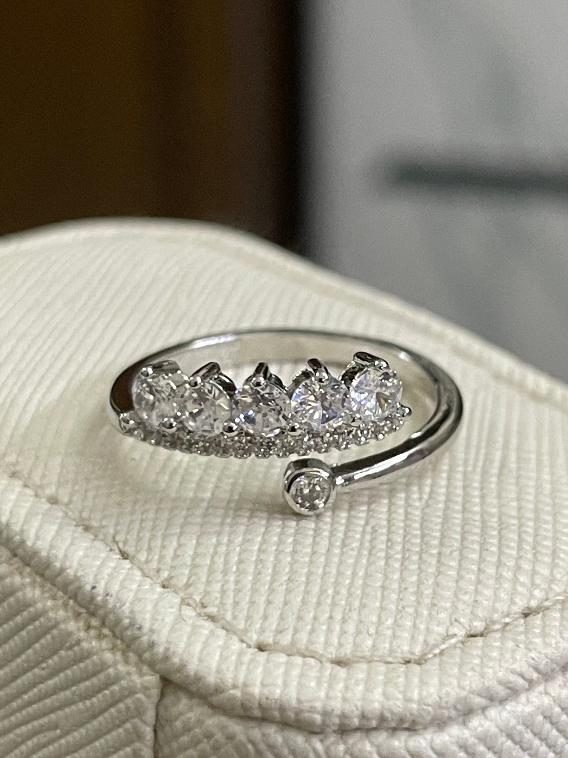Ring 30 (Adjustable)