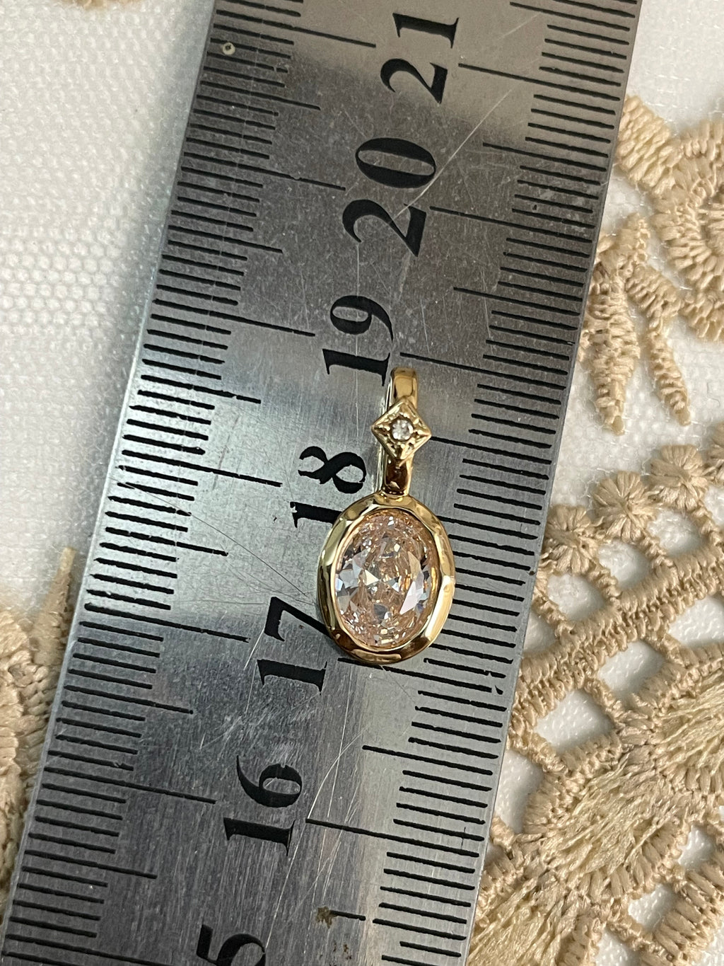 Pendant 44