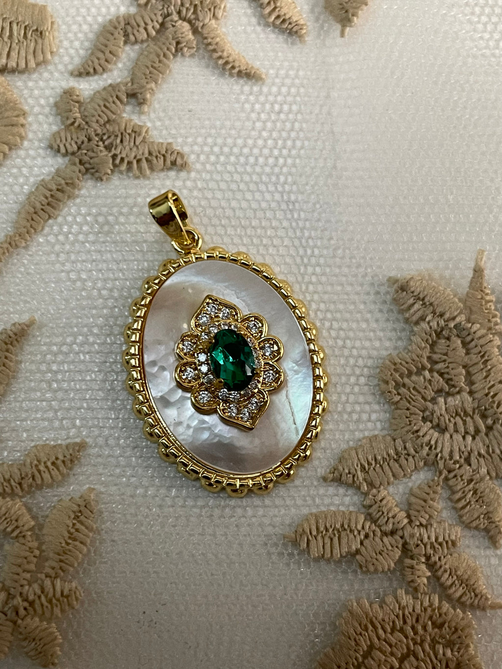 Pendant 11