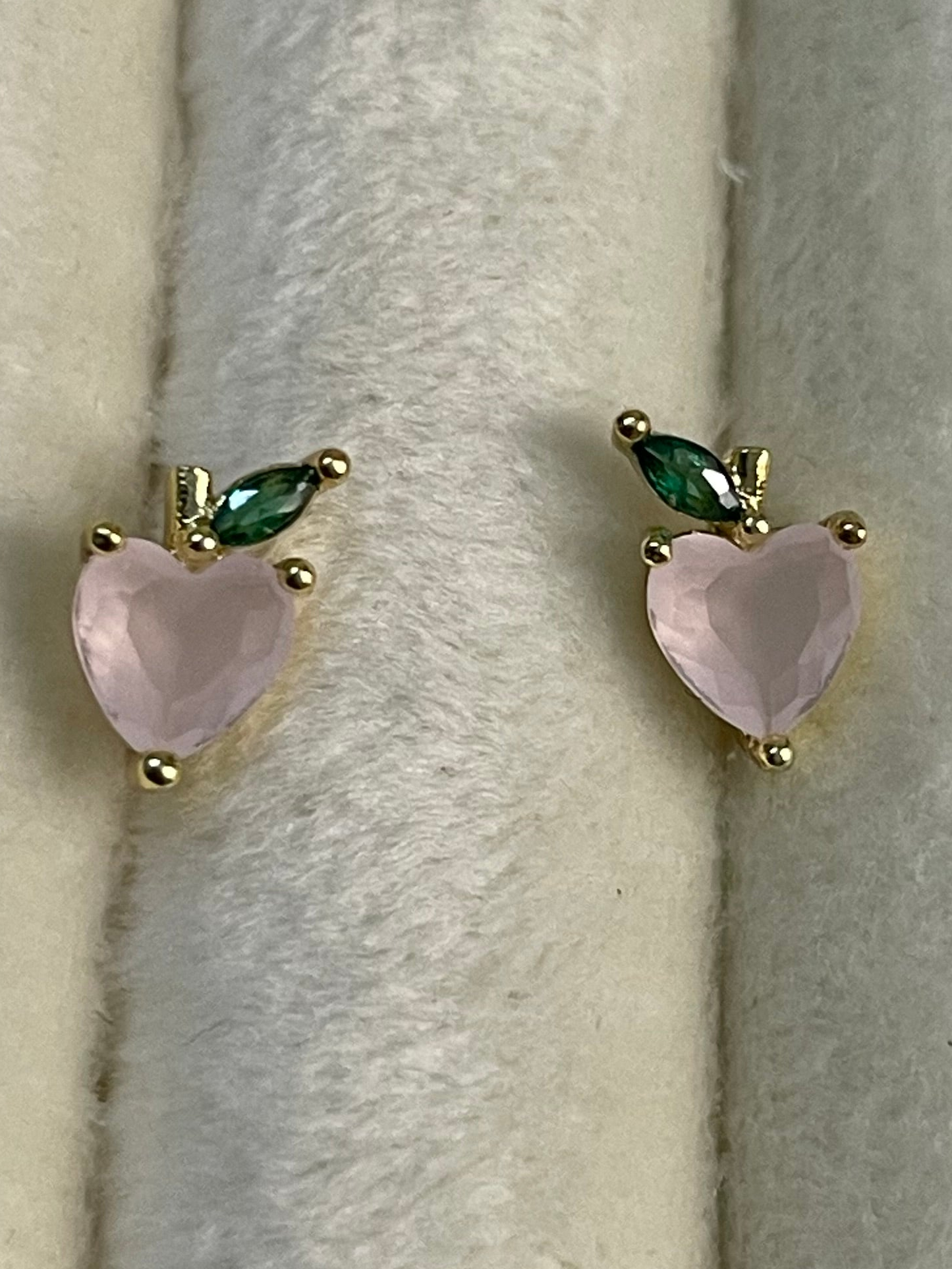 Peach stud