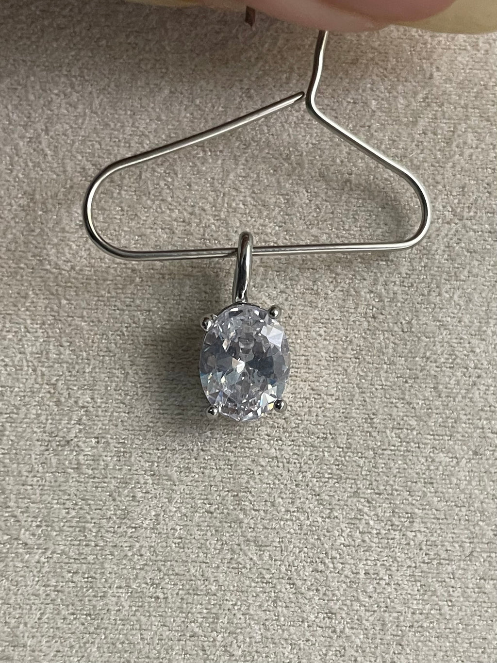 Pendant 28