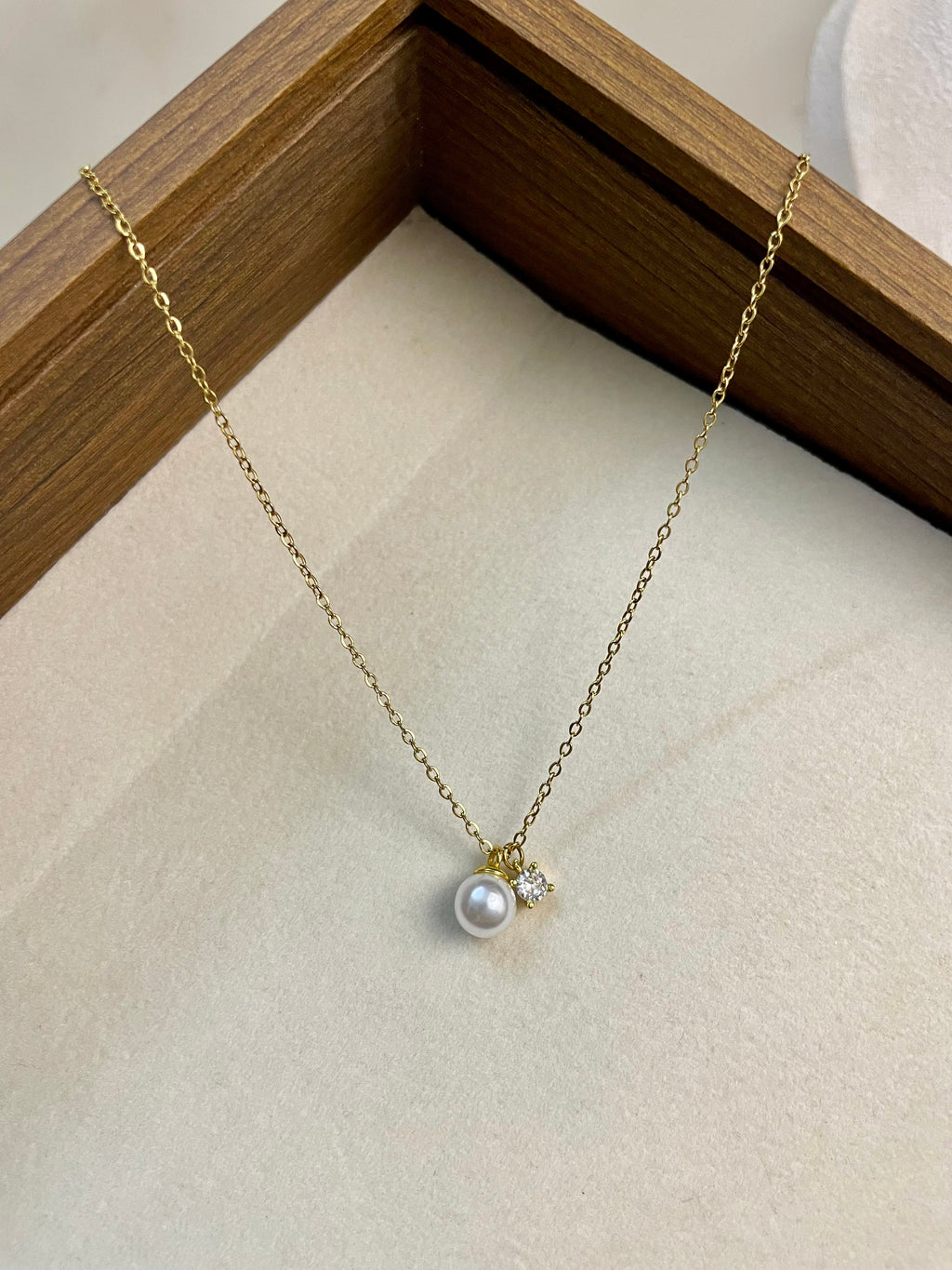 N43- Dainty