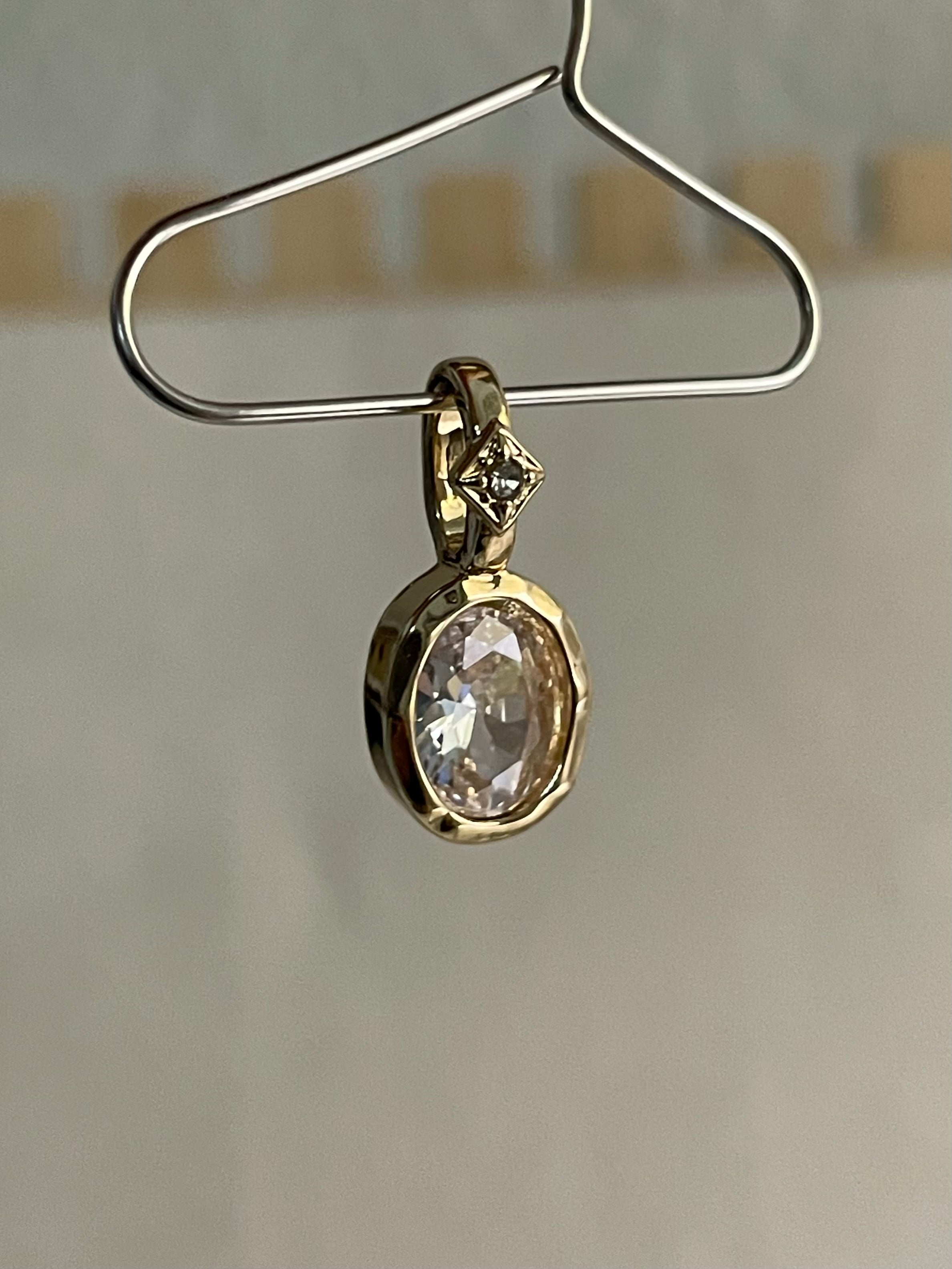 Pendant 44