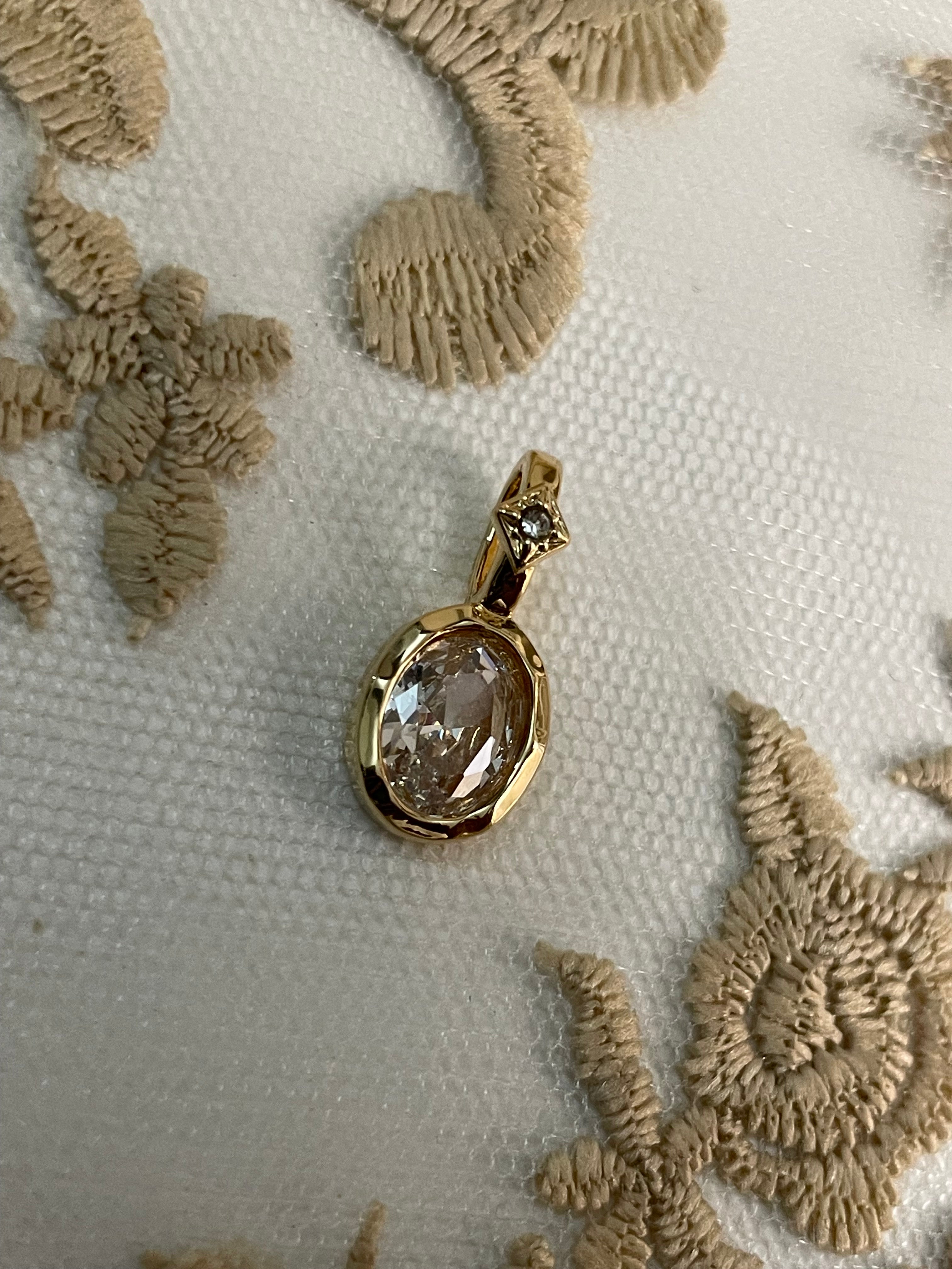 Pendant 44