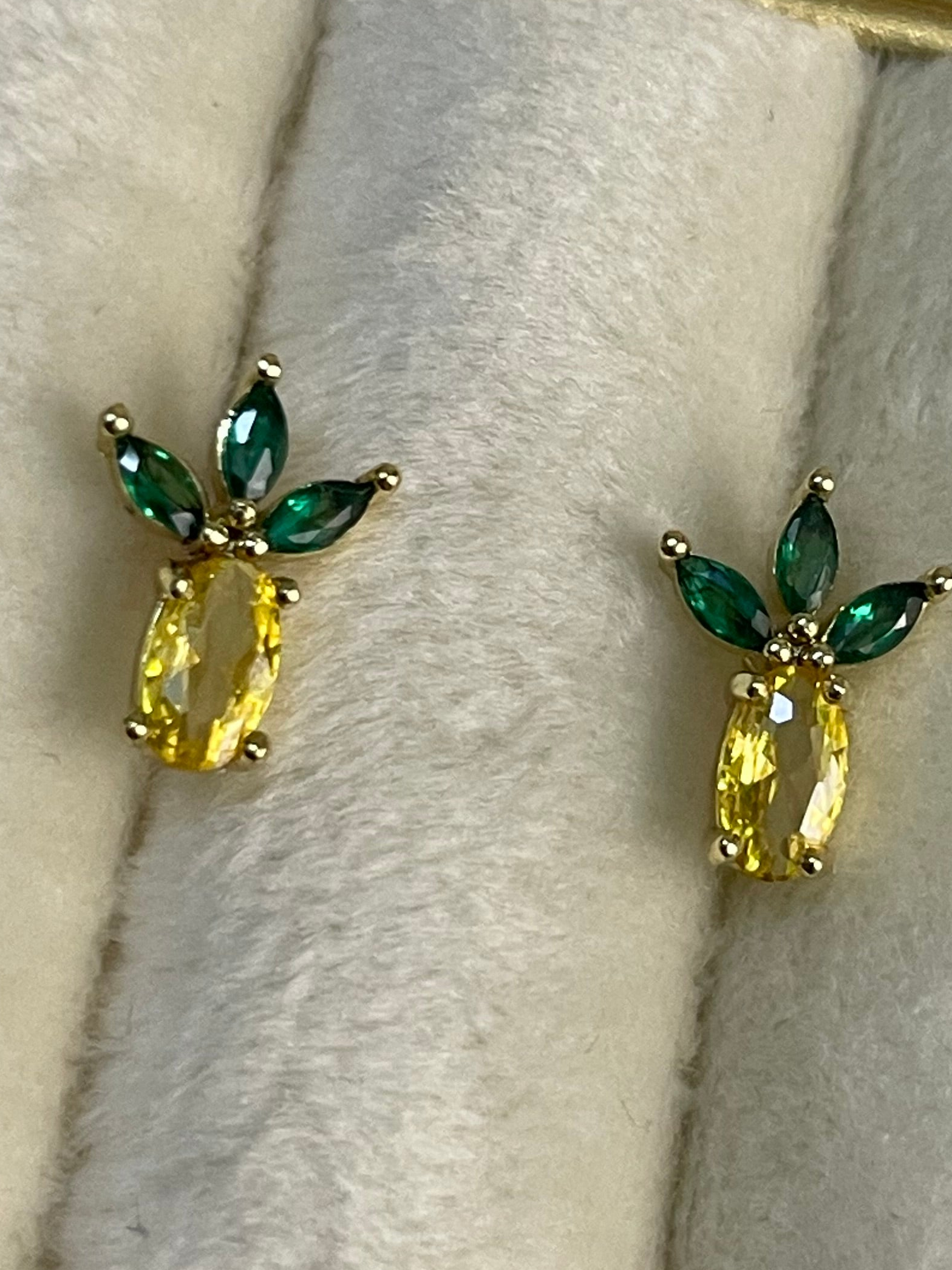 Pineapple stud