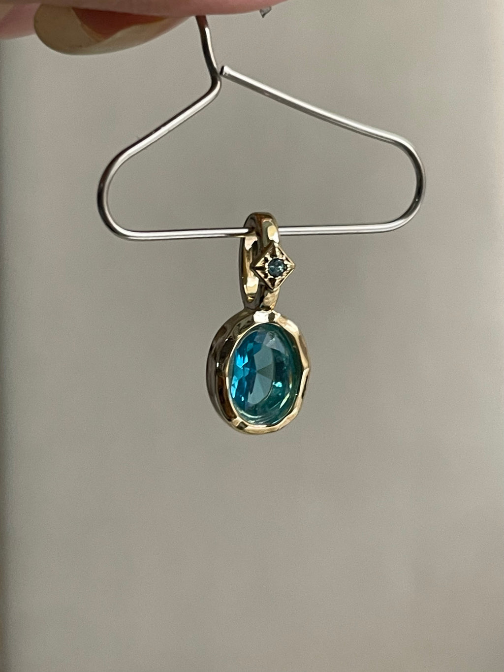 Pendant 37
