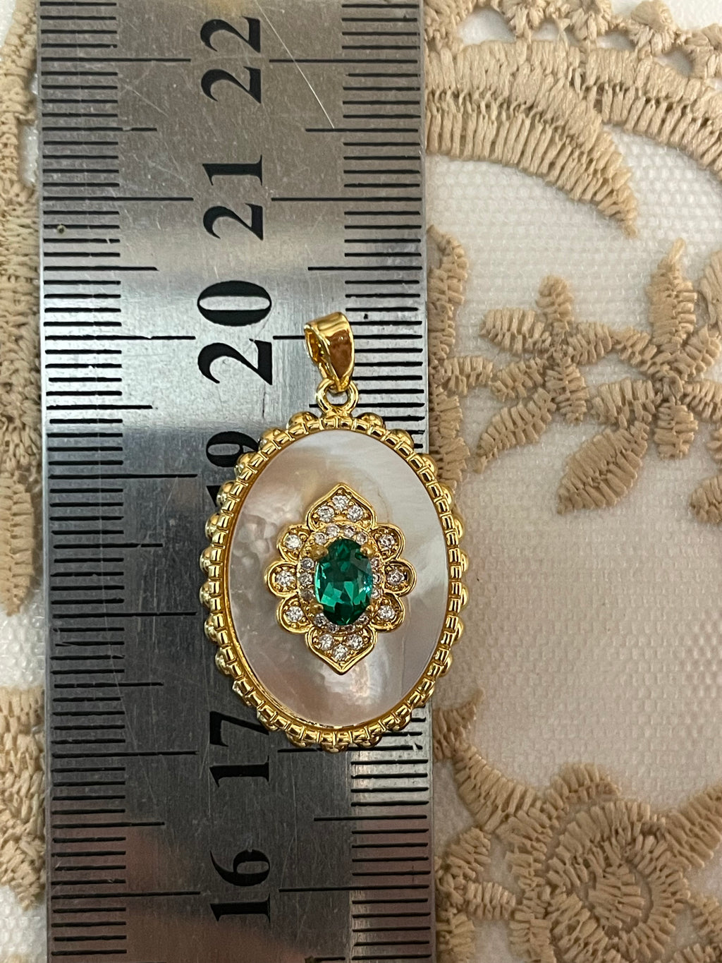 Pendant 11