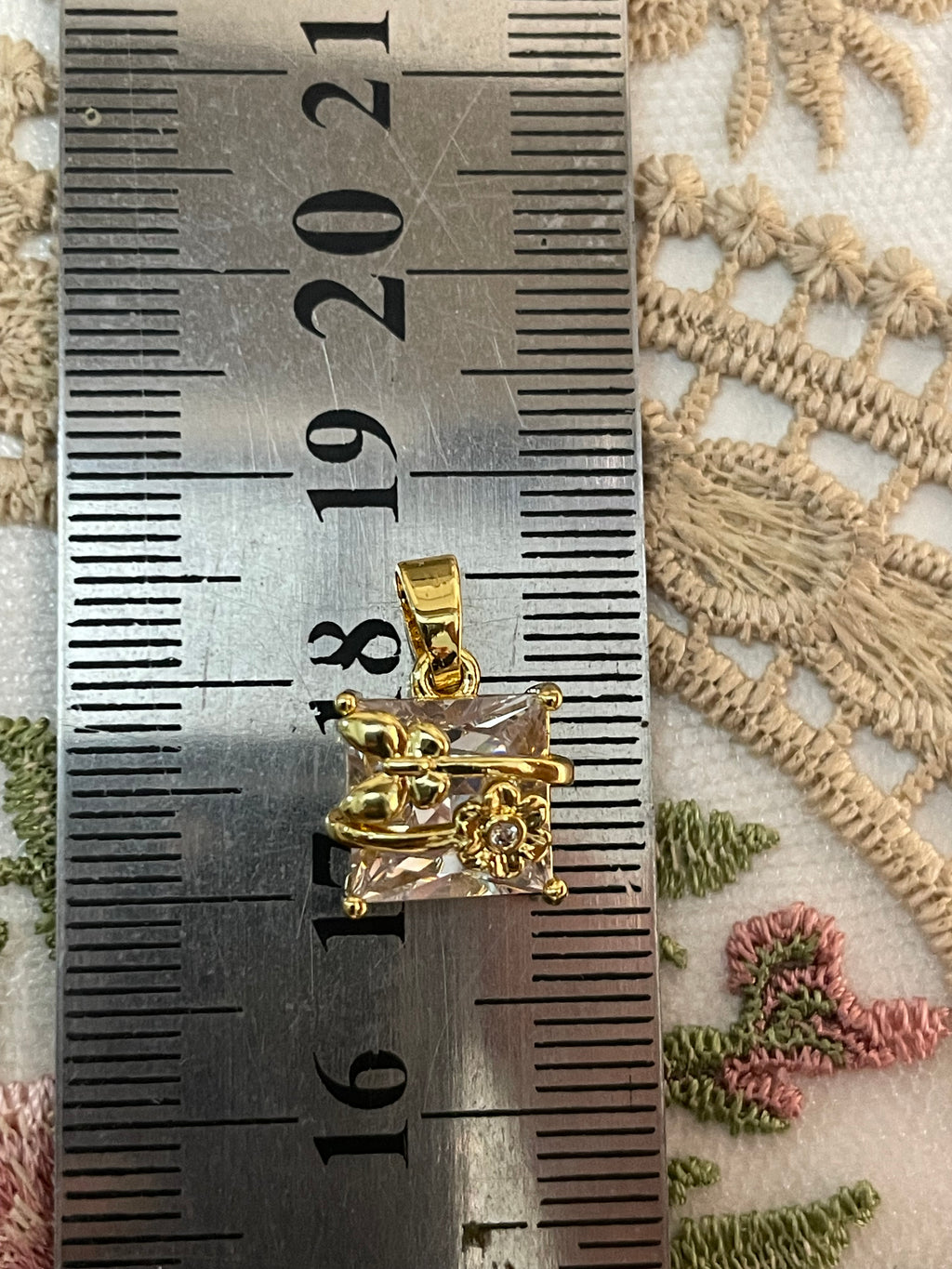 Pendant 38