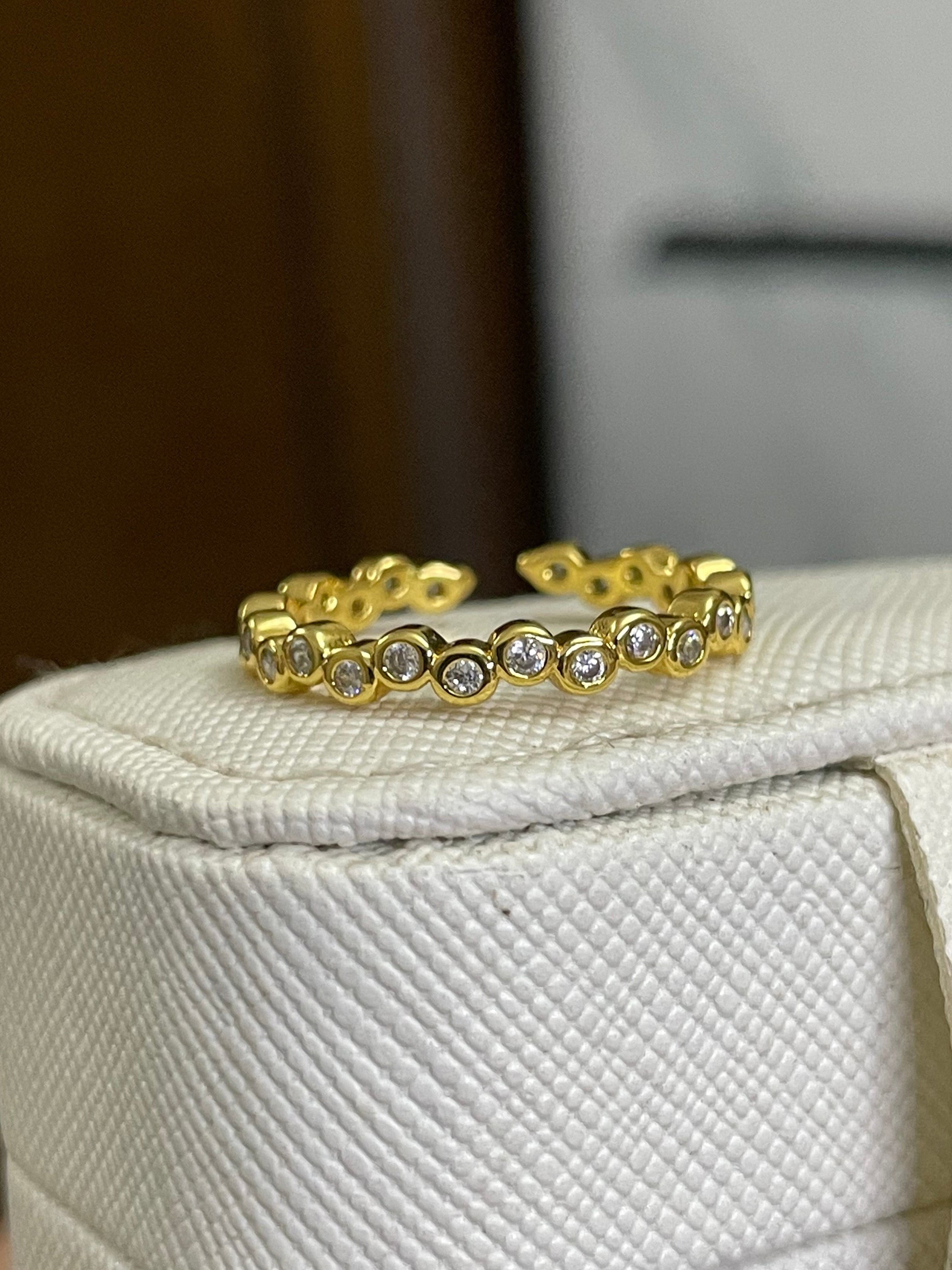 Ring 122 (Adjustable)