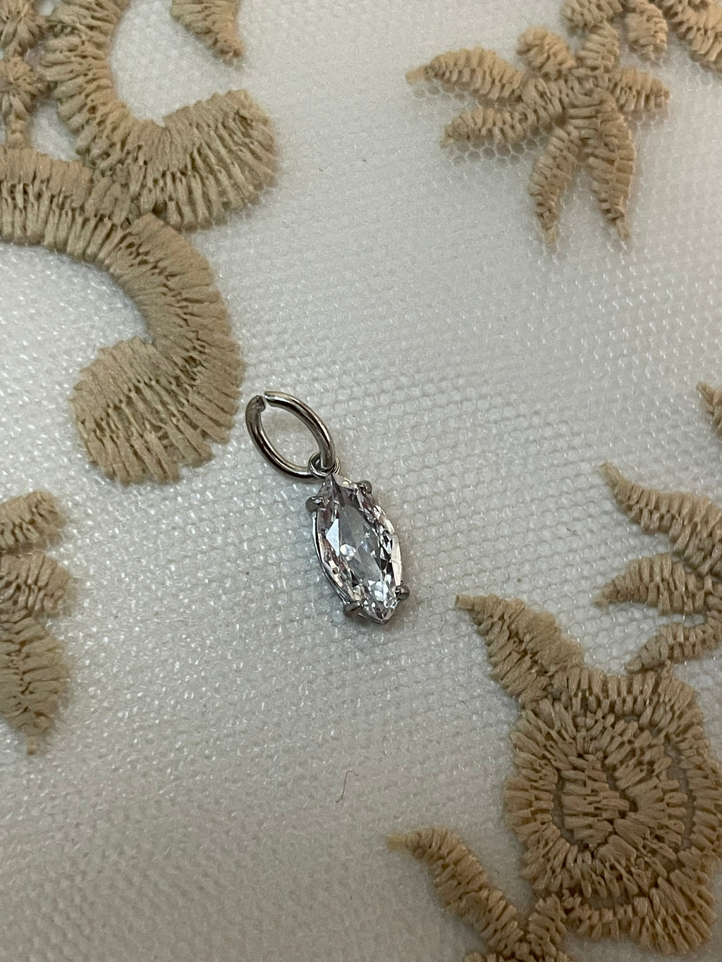 Pendant 30